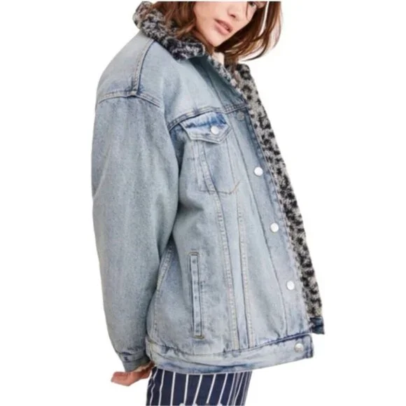 We The Free By Free People Women's Wild Ones Sherpa Trucker Denim Jacket - Small - Picture 11 of 11